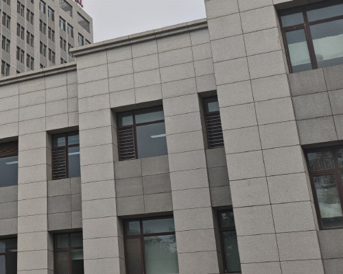 沈陽(yáng)幕墻公司淺談石材幕墻的優(yōu)點(diǎn)有哪些？